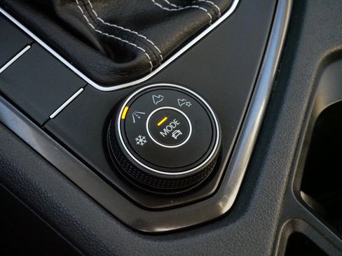 Certified 2024 Volkswagen Tiguan S image 27