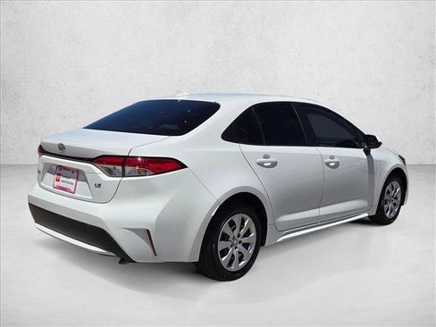 Certified 2020 Toyota Corolla LE FWD image 5