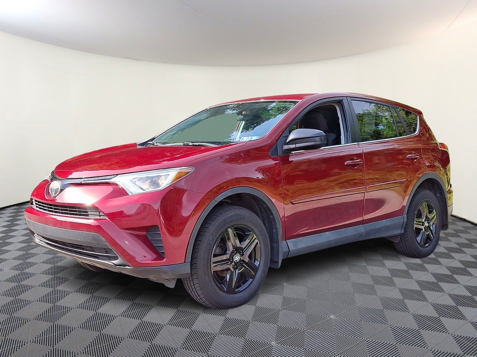 Used 2018 Toyota RAV4 LE w/ All Weather Liner Package AWD/4WD image 3