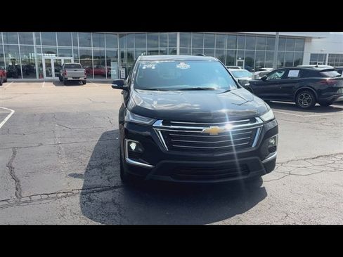 Certified 2023 Chevrolet Traverse LT w/ LPO, Floor Liner Package FWD image 3