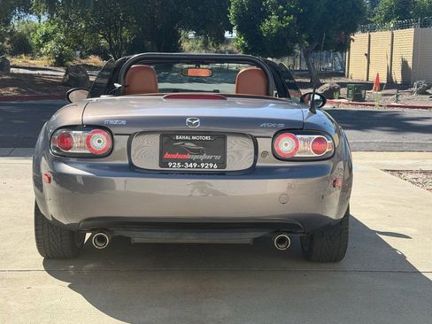 Used 2006 MAZDA MX-5 Miata Grand Touring w/ Premium Pkg RWD image 6