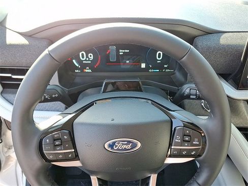 New 2026 Ford Explorer Platinum w/ LUX Leather Package image 16