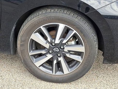 Used 2025 Nissan Versa SV image 8