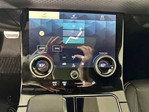 Used 2022 Land Rover Range Rover Velar R-Dynamic S image 23