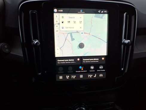 New 2026 Volvo XC40 B5 Plus w/ Protection Package Premier image 8