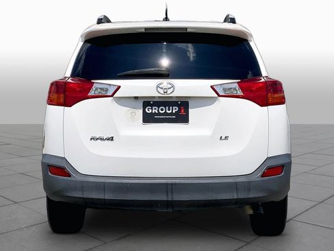 Used 2015 Toyota RAV4 LE FWD image 5