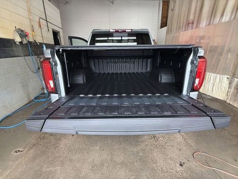 Used 2024 GMC Sierra 1500 Denali AWD/4WD image 25
