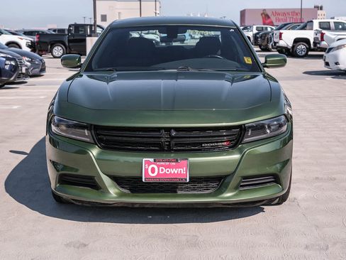 Used 2022 Dodge Charger SXT RWD image 2