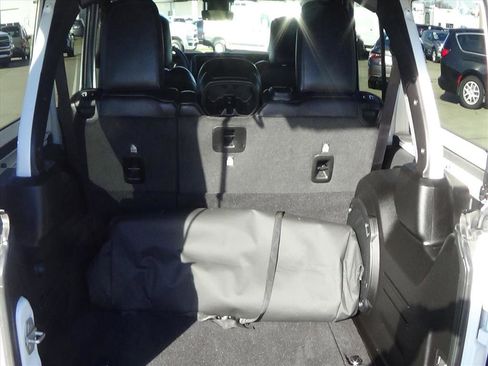 Certified 2025 Jeep Wrangler Sahara w/ Safety Group image 9