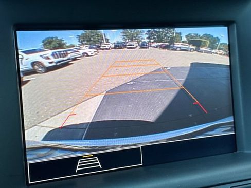Used 2024 GMC Terrain SLE AWD/4WD image 27