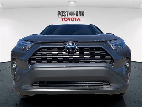 Used 2025 Toyota RAV4 XLE Premium image 2