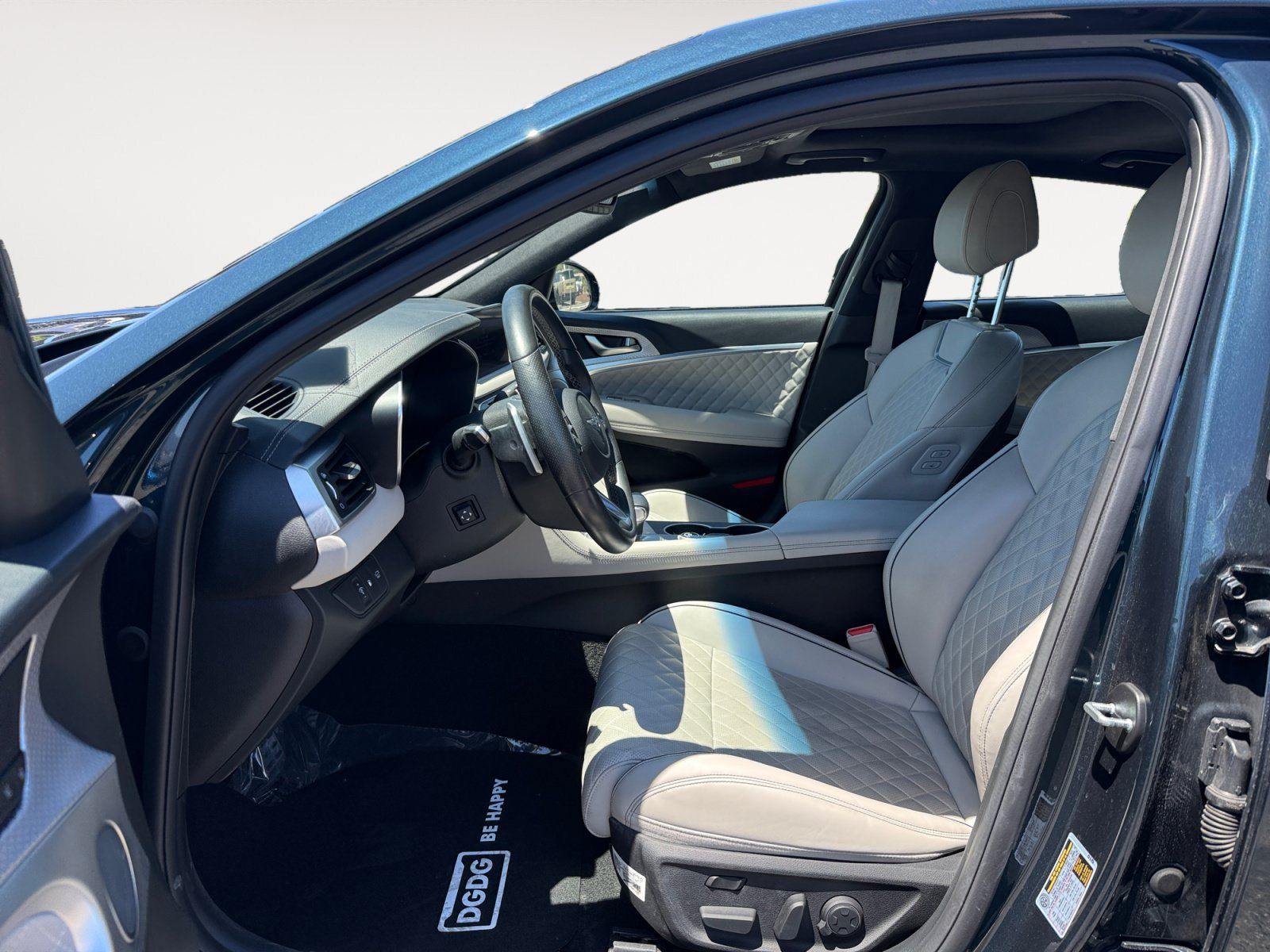 Used 2023 Genesis G70 3.3T w/ Sport Prestige Package AWD/4WD image 10