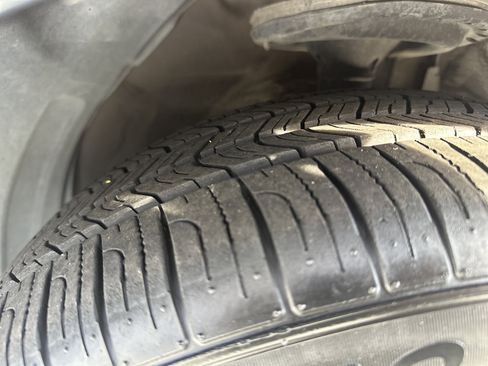 Used 2017 Toyota Avalon XLE image 12