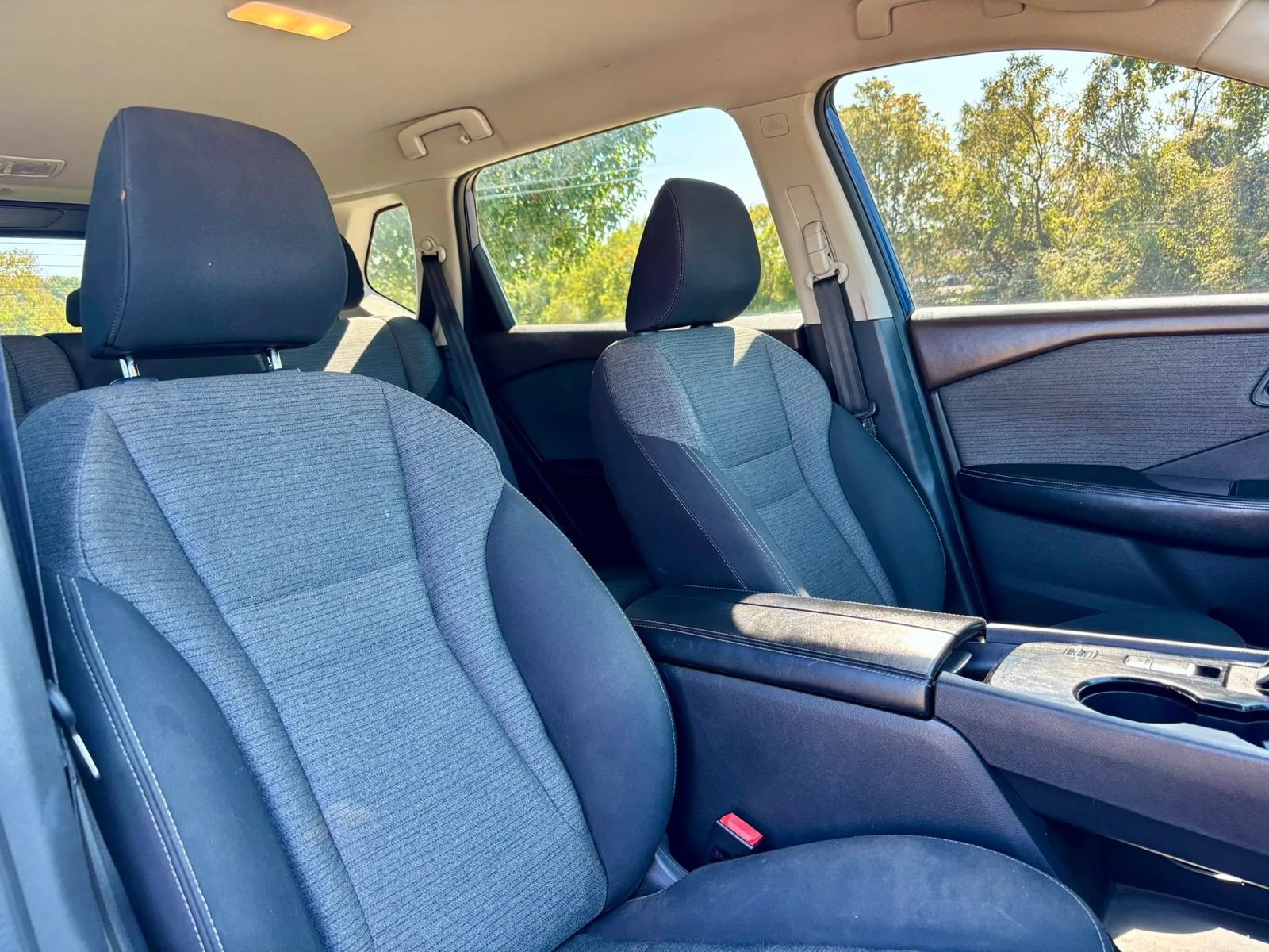 Used 2021 Nissan Rogue S FWD image 17