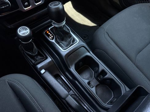 Used 2021 Jeep Wrangler Sport image 23