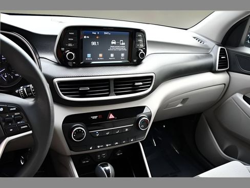 Used 2019 Hyundai Tucson Value AWD/4WD image 17