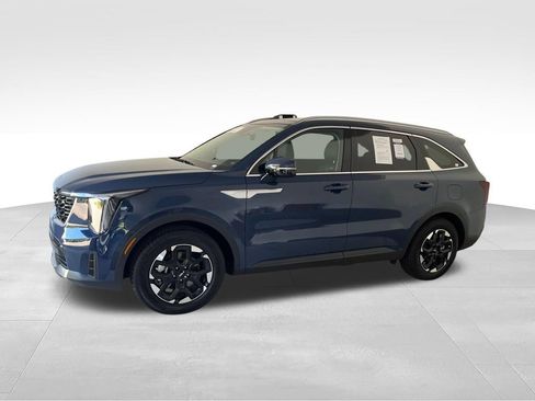Used 2026 Kia Sorento S w/ S Panoramic Sunroof Package FWD image 2