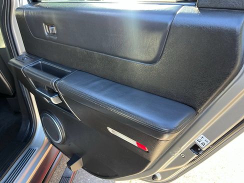 Used 2005 HUMMER H2 w/ Preferred Equipment Group AWD/4WD image 28