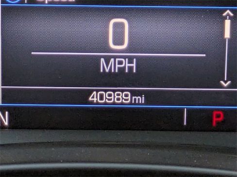 Used 2024 GMC Terrain SLE image 30