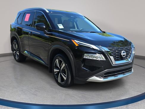 Certified 2023 Nissan Rogue Platinum FWD image 3