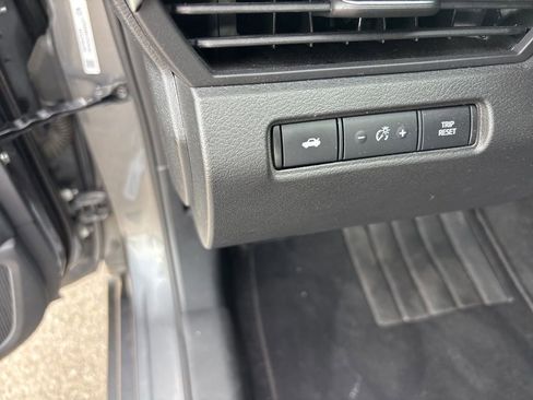 Used 2025 Nissan Altima 2.5 SV FWD image 25
