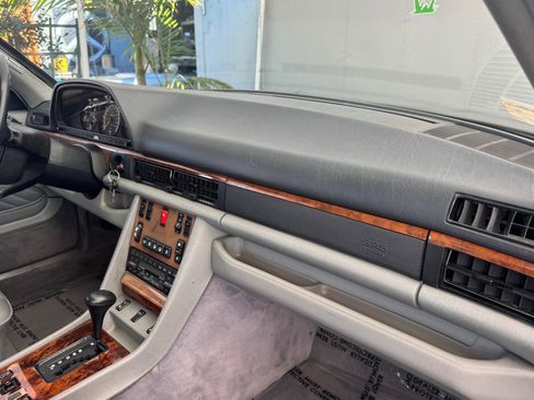 Used 1989 Mercedes-Benz 560 SEC image 17