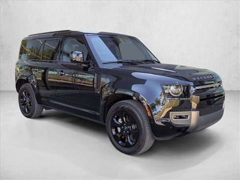 Certified 2023 Land Rover Defender 110 X-Dynamic SE image 3