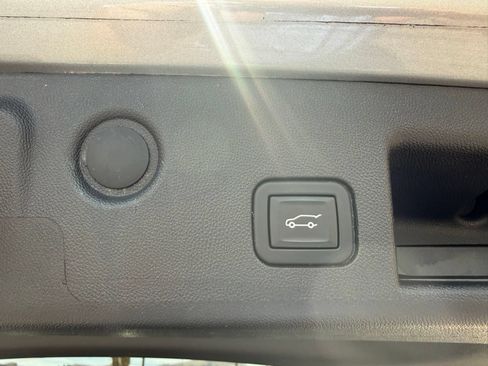 Used 2024 Chevrolet Equinox LT AWD/4WD image 38