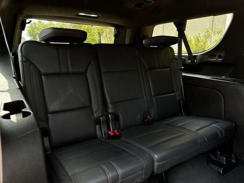 Used 2023 Chevrolet Suburban RST w/ Luxury Package image 33