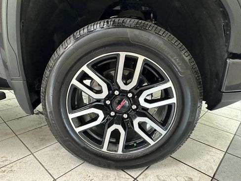Certified 2024 GMC Sierra 1500 AT4 w/ AT4 Premium Package AWD/4WD image 15