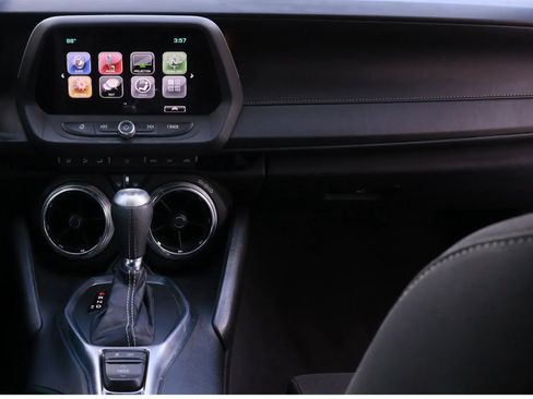 Used 2017 Chevrolet Camaro SS image 27