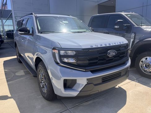 New 2026 Ford Expedition Max Active image 2