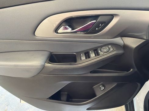 Used 2019 Chevrolet Traverse LT FWD image 18