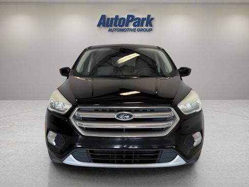 Used 2017 Ford Escape SE FWD image 2