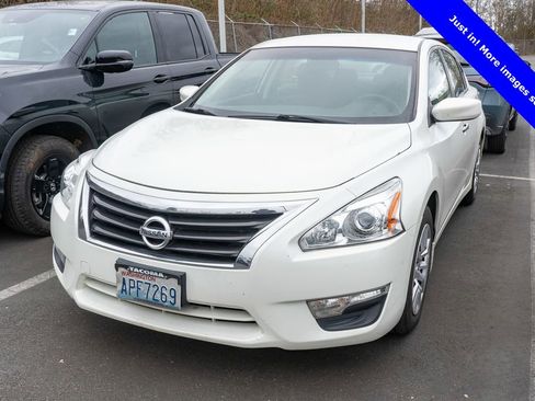 Used 2014 Nissan Altima 2.5 S image 1