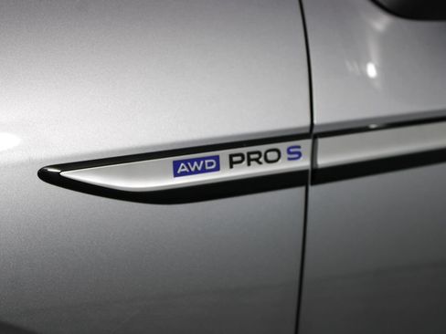 Used 2023 Volkswagen ID.4 Pro S AWD/4WD image 35
