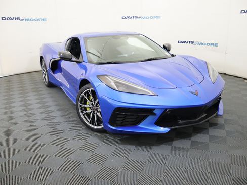 Used 2024 Chevrolet Corvette Stingray Preferred Cpe RWD image 2