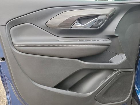 Used 2022 GMC Terrain SLE image 15