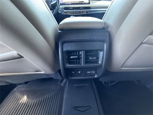Used 2024 Cadillac XT4 Luxury image 22