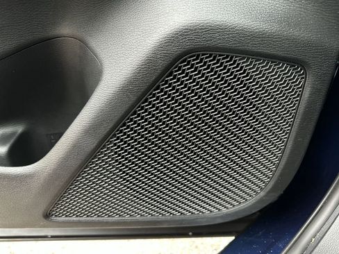 Used 2024 Mitsubishi Outlander SE image 32