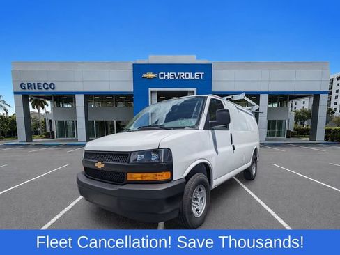 Used 2025 Chevrolet Express 2500 w/ Driver Convenience Package RWD image 4