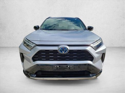 Used 2022 Toyota RAV4 XSE AWD/4WD image 2