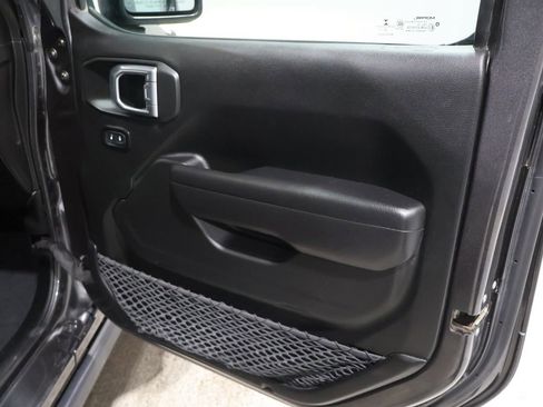 Certified 2023 Jeep Wrangler Unlimited Rubicon w/ Cold Weather Group image 25