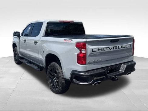 Used 2025 Chevrolet Silverado 1500 Custom Trail Boss w/ LPO, Dark Essentials Package AWD/4WD image 2