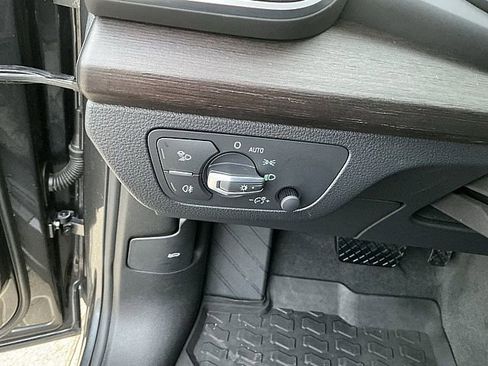 Used 2023 Audi Q5 e Premium Plus image 22