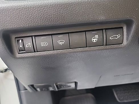 Used 2021 Toyota RAV4 XLE Premium image 20