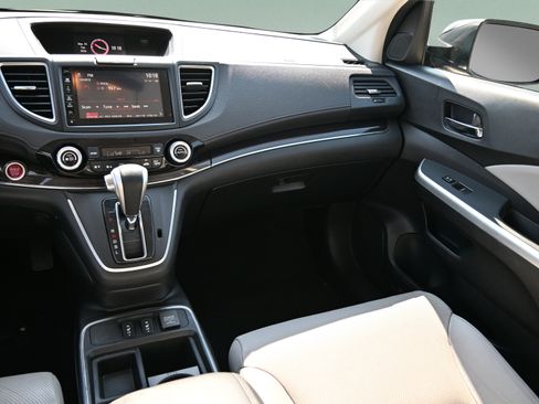 Used 2016 Honda CR-V Touring image 11
