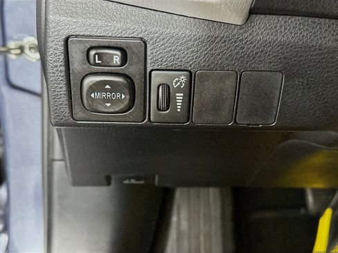 Used 2016 Toyota Corolla LE FWD image 17