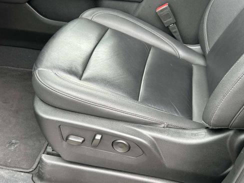 Used 2025 Chevrolet Suburban LT AWD/4WD image 16