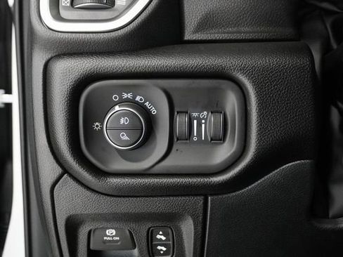 New 2026 RAM 1500 4x4 Crew Cab image 15
